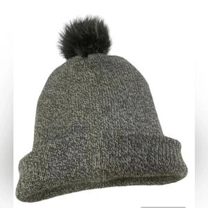 New Women's Gray Winter Knit Pom Pom Beanie Hat One Size. Unisex.